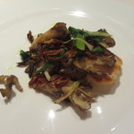 リストランテ カノビアーノ - 地鶏胸肉ソテー、舞茸と九条ネギとドライトマト風味