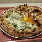 真鶴ピザ食堂 KENNY - しらすと卵と青海苔＆焼き豚と卵とたけのこ（2021.3）