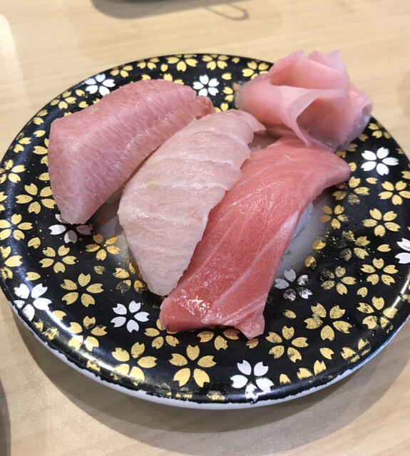 値段だけあって肉厚で美味しいお寿司です 三重 津市 By まさまさまさまさ 回転すしまんまん 津店 旧店名 すしざんまい 江戸橋 回転寿司 食べログ