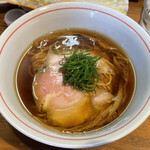 ラーメン屋 トイ・ボックス - 「醤油ラーメン」850円