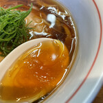 ラーメン屋 トイ・ボックス - 醤油スープ