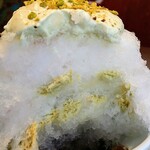 慈げん - 桜にピスタチオ 内部もピスタチオでいっぱいうまーい！