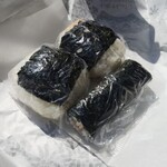 秩父屋 - 鮭、たらこ、納豆(110円＋110円＋80円で合計300円)