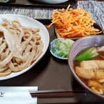 Teru I - 肉汁うどん(並盛り)￥800とにんじん天ぷら(ハーフサイズ)￥100