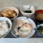 花生食堂 - 目玉定食＆肉豆腐