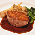 レストラン アラジン - 鴨の胸肉のロースト　ポワブラード