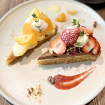 ニチ ニチ ベイク - いちごとチョコレートのタルト、柑橘のタルト、カフェラテ♡