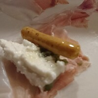 cenci - ペルシュウにグリッシーニも巻いてしまいました。さくさくと美味かったぞ。