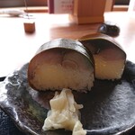 Kutsuki Asahiya - ざる蕎麦の特上鯖ずしセット(1,925円)