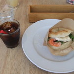 本日のベーグルサンド 580円+カフェセット 200円