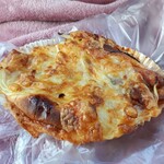 Saku le pain - 豚トロソーセージとチーズのぱん(170円)