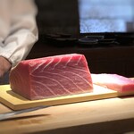 菊鮨 - ＊酒蒸しがお上この日の鮪は「銚子：169ｋｇ：一本釣り」手ですので貝独特のクセを感じず、美味しい。