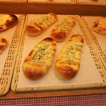 パン工房エピ - ごぼうパン売場