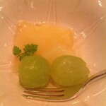 日本料理 一扇 - 桃ワイン煮とマスカット
