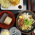 むらさき - かけうどん（中）､かき揚げ、たけのこ天、おでんに、缶ビール