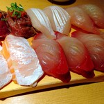 うを勢 - 左上から、マグロほほ肉、ズリ、カンパチ、とろサーモン、ハマチ×2