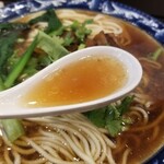 楼・蘭州拉麺 - 紅焼牛肉拉麺のスープ