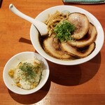 麺屋 六感堂 - 山椒ブラック 肉増し