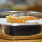 天ぷら 正心庵 - 車海老：しっかり揚げ