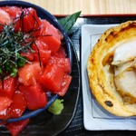 Erakokyuu - 本マグロ鉄火丼(月曜日限定割引価格) 999円(通常1500円)、北海道野付産 天然ホタテバター焼き(1個) 199円(通常480円)