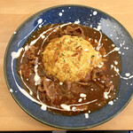 SACHiA Beef stroganoff - 『ビーフストロガノフオムライス』様(950円)※スープ、ピクルス、サラダ付。