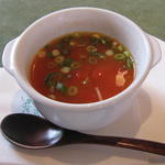 Hinatazaka Juju - ドリアに付くトマトスープ