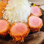 嬉嬉豚 とんかつ 「君に、揚げる。」(極) - 