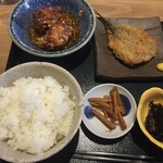 Engawa - 油淋鶏、鯵のフライ、ひじき、漬物