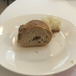 オトワ レストラン - 牛乳だけで作った胡桃パン