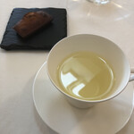 オトワ レストラン - ハーブティーとフィナンシェ