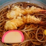 Soba Ichi - 海老天が２つ。レモンの皮で香り付け。