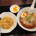 Chuukaryouri Asahien - ランチセット 醤油ラーメン 半チャン 680円(税込)