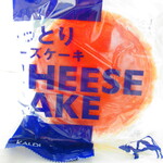 カルディコーヒーファーム - しっとりチーズケーキ　３２０円（税込）の包装【２０２１年４月】