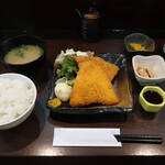 魚心 - アジフライ定食