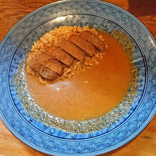 辛口カレーの嵯峨_1