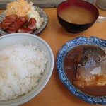 三河屋食堂 - さば味噌煮とウインナーサラダ定食