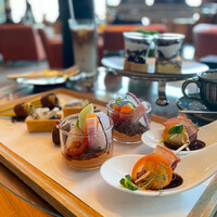 ザ タヴァン グリル＆ラウンジ - 