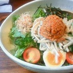 蕎花 - 肉味噌サラダ蕎麦（蕎麦は下のほうで見えません）