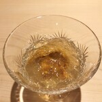 新ばし 星野 - ムラサキウニ、出汁ジュレがけ