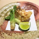 新ばし 星野 - ぐじの松笠焼き、タラの芽の揚げ物
