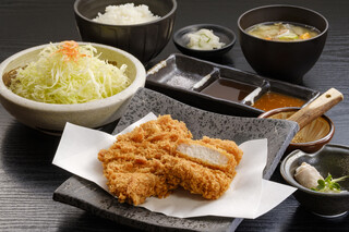 Kurokatsu Tei - 黒かつ亭定食です。定番人気のヒレとロースの組み合わせ。