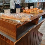 石窯パン工房　Pan De Park - 手頃な値段でいろいろな種類のパンが沢山あり、どれも美味しそうです！