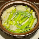 149937290 - 浜松の雫という葉玉葱をコンソメで炊きました　スープが異常に旨いんです
