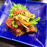 三酉屋 - まぐろ酒盗和え638円