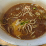 一〇そば - 黄身を割る