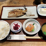 飯場魚金 - 赤魚の粕漬定食