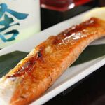 ●炙烤釧路衝產·鮭魚 (橫膈膜肉) ●