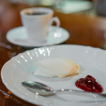 カフェ・フォリオ - レアチーズケーキ