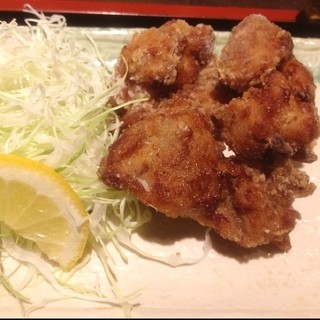 やきとり平助 - 本日の唐揚げダイエットランチは横浜の立ち飲み屋の唐揚げ定食。380円にしては、ちゃんと揚げたてで肉もジューシー。