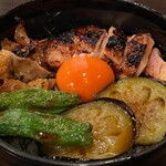毘央志 - 鶏焼き丼